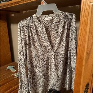 Calvin Klein Women's Black and White Top